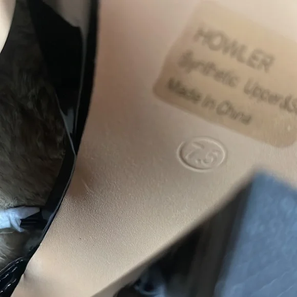 Very nice and new Lemon Drop by privileged Sandals - Picture 10 of 11